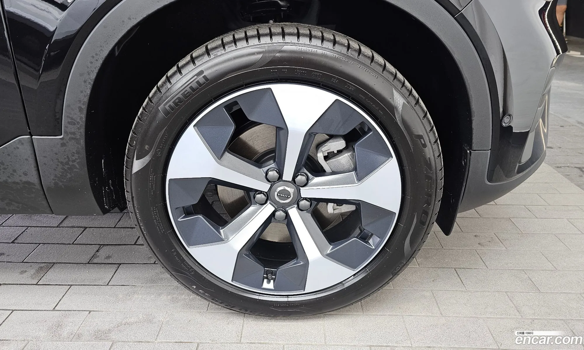 Volvo XC40 2025 — 17