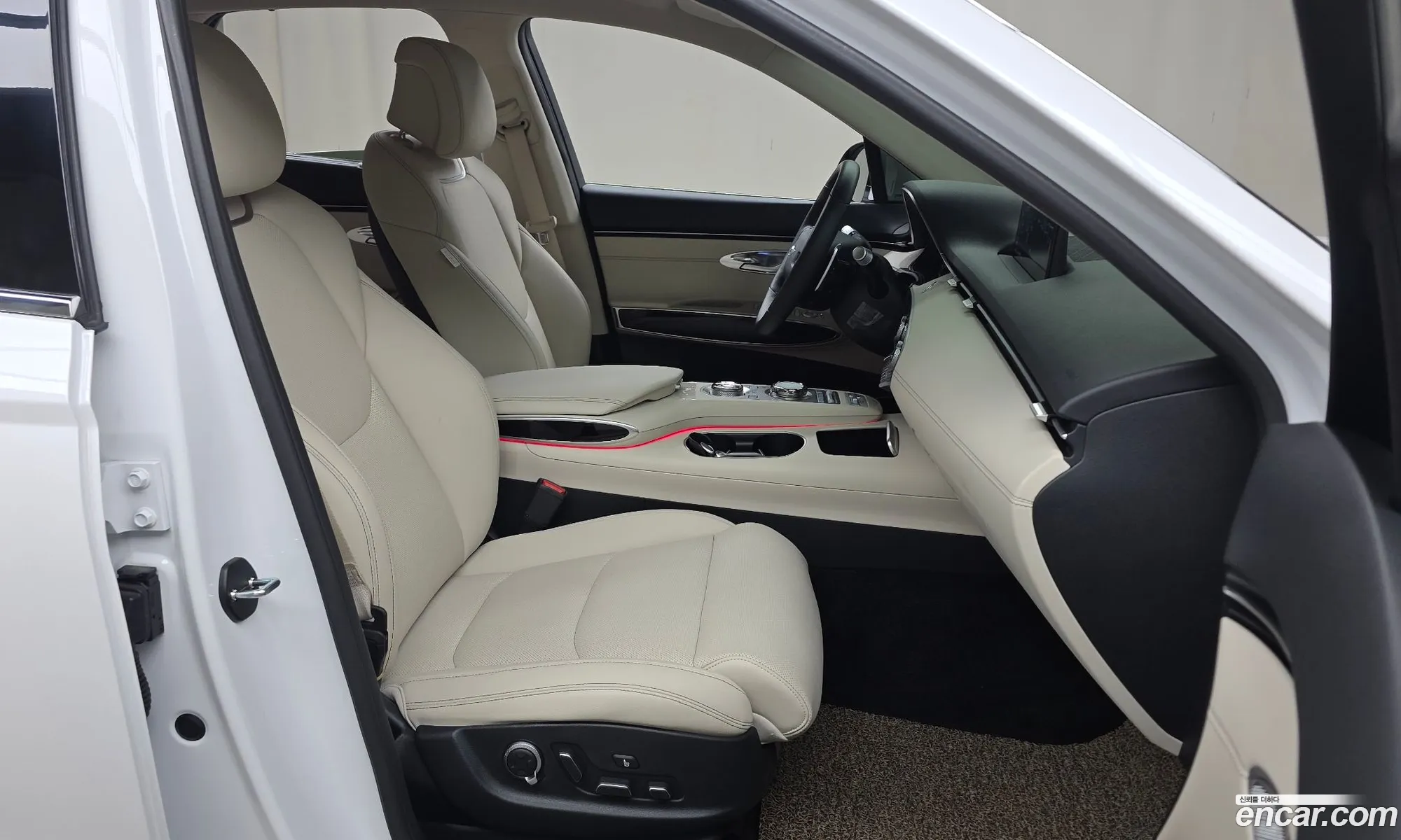 Genesis GV70 2022 — 15