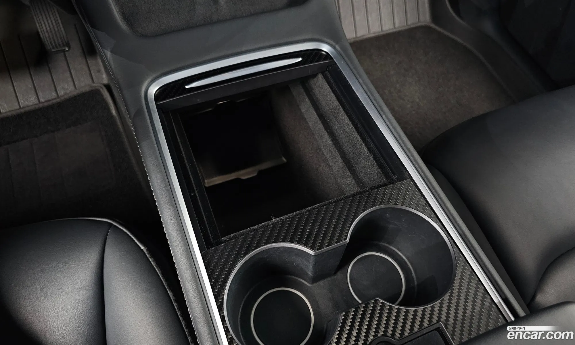 Tesla Model Y 2024 LRWYGCFSXRC425954 — 17