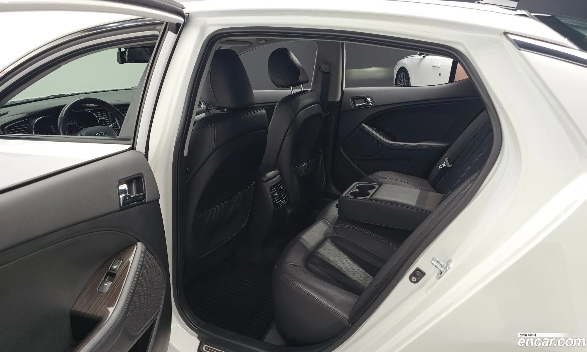 Kia K5 2010 — 16