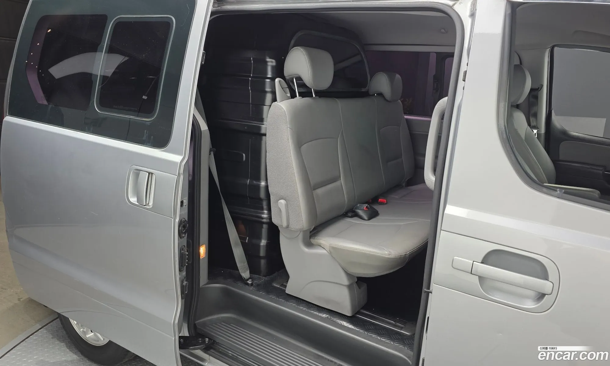 Hyundai Grand Starex 2016 — 32