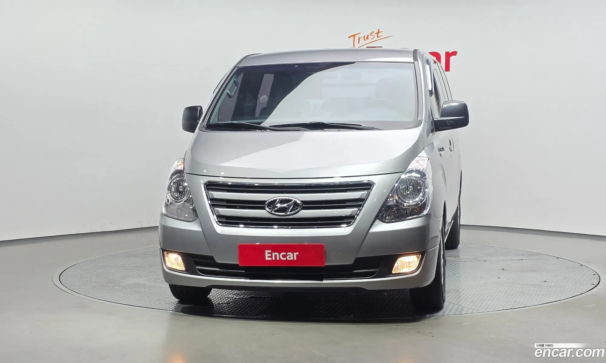Hyundai Grand Starex 2016 — 24