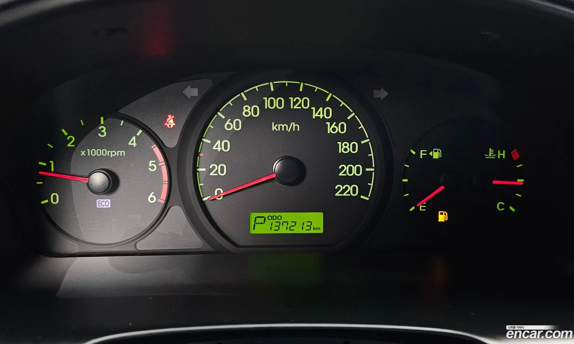 Hyundai Grand Starex 2012 — 18