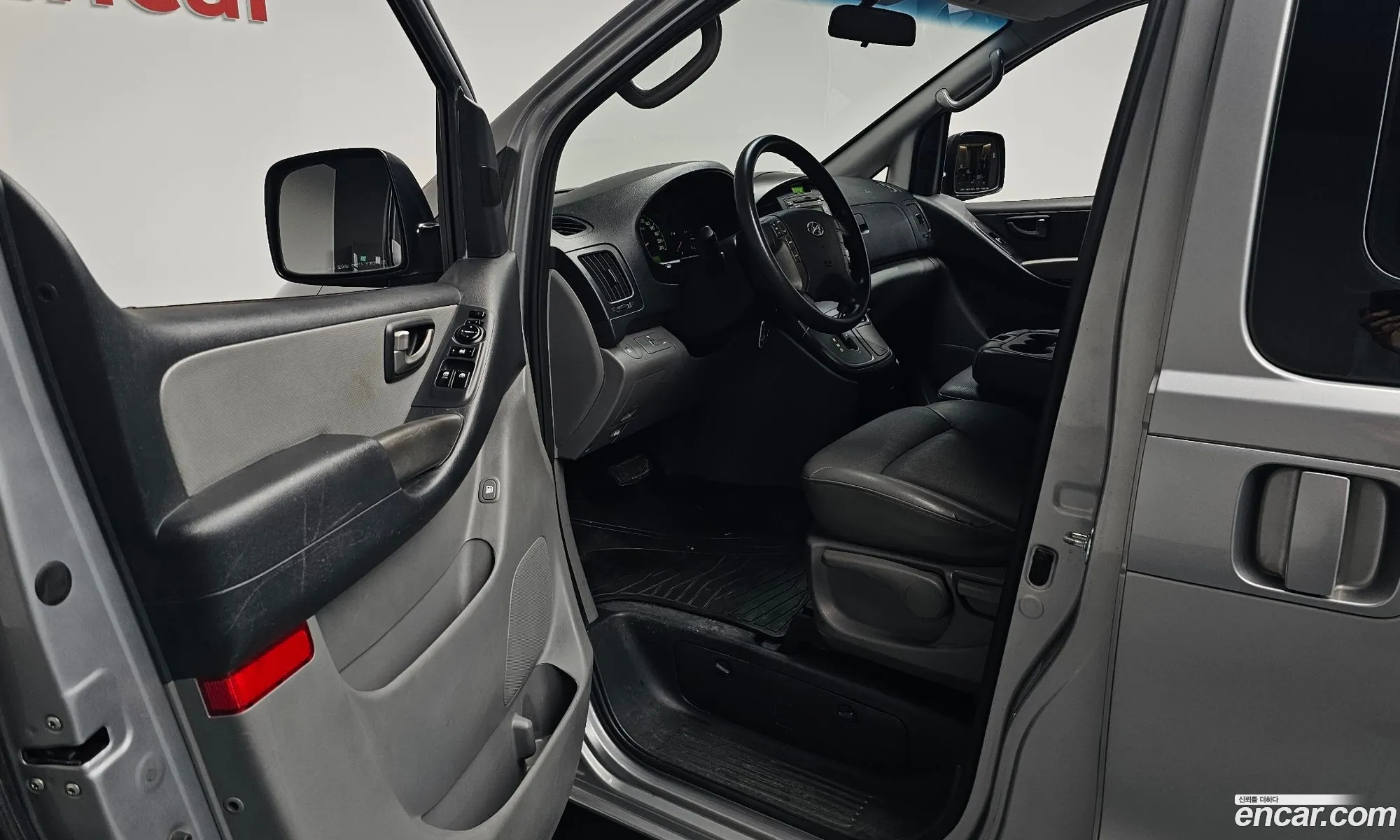 Hyundai Grand Starex 2012 — 16