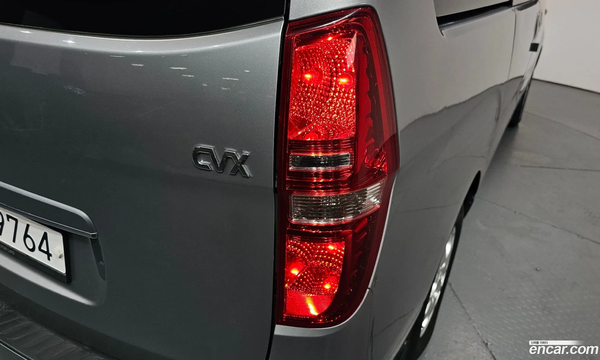 Hyundai Grand Starex 2012 — 17