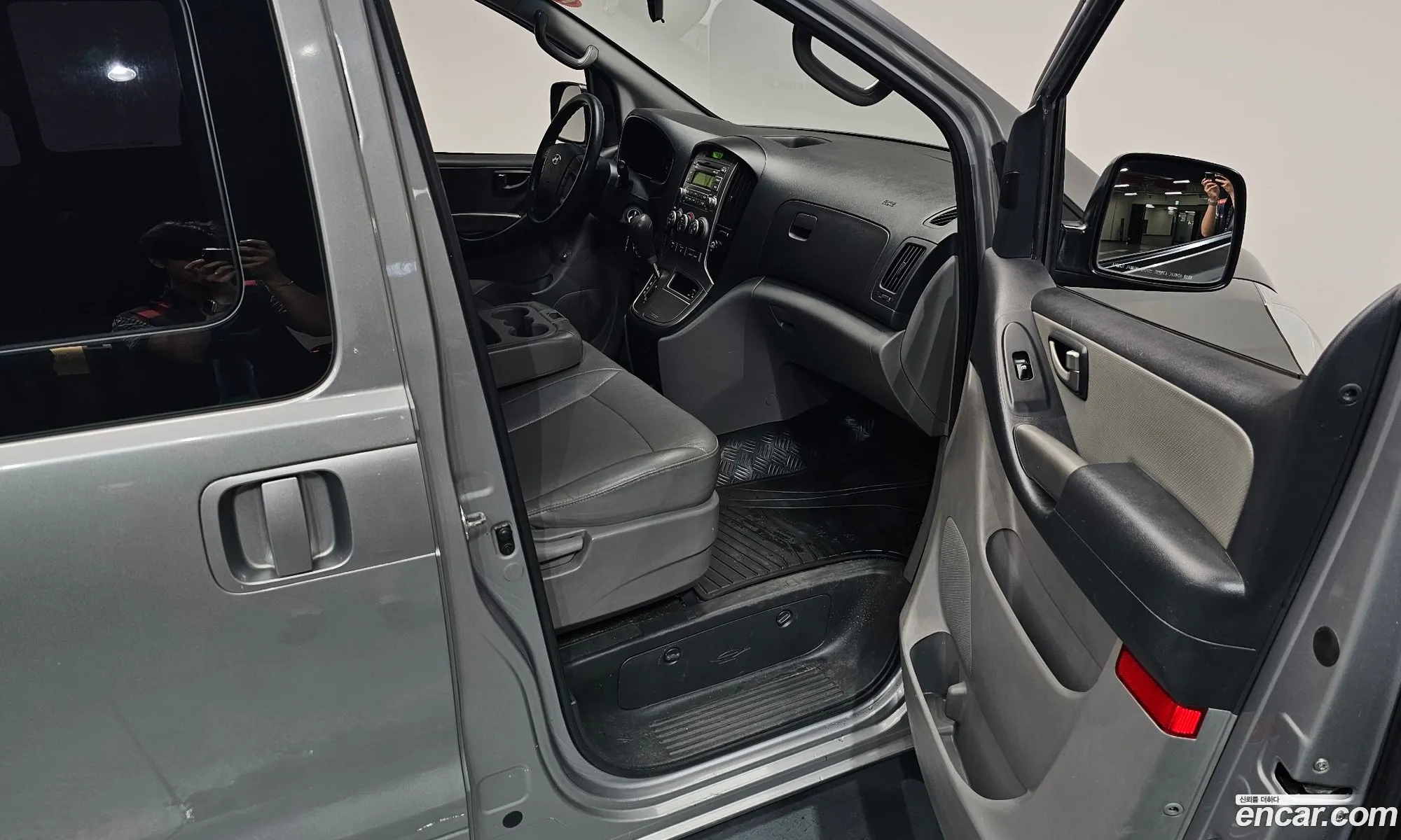 Hyundai Grand Starex 2012 — 29