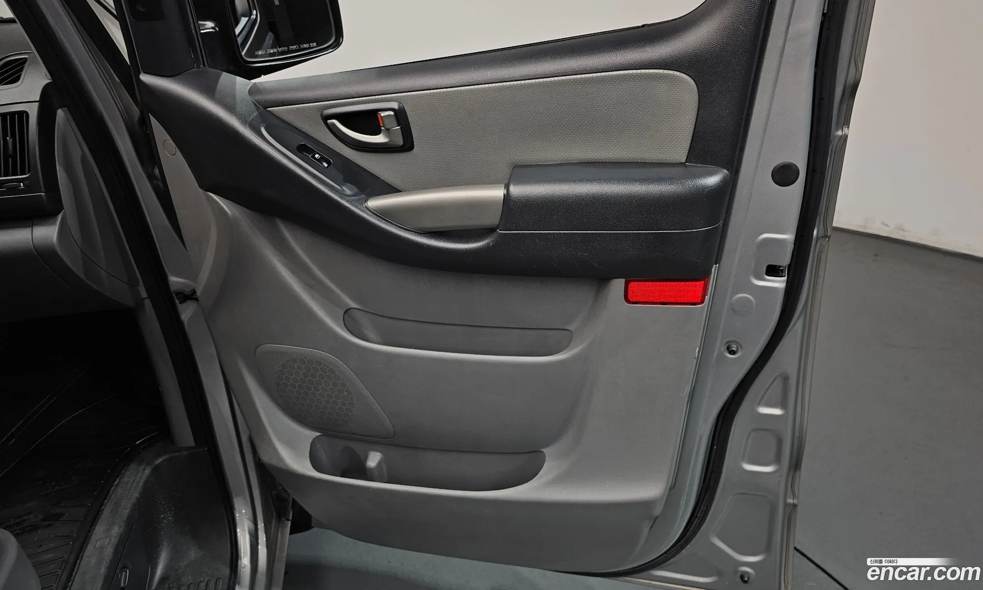 Hyundai Grand Starex 2012 — 23