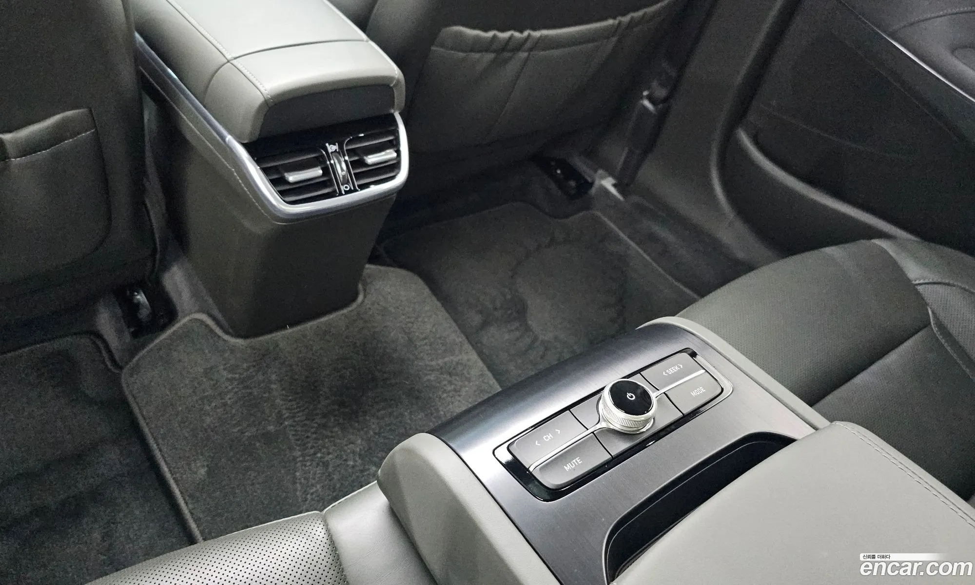 Hyundai Grandeur IG 2020 — 32