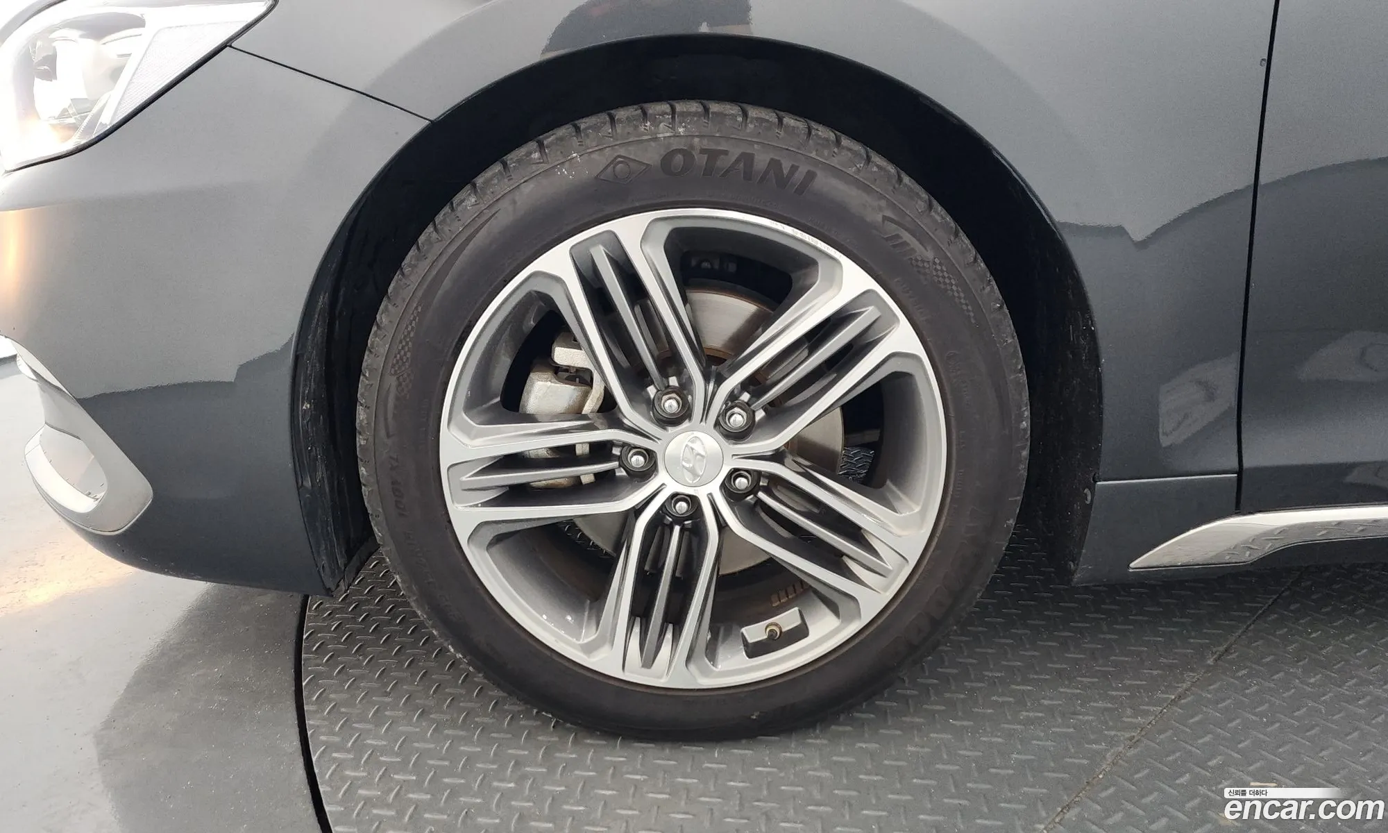 Hyundai Grandeur IG 2019 — 28