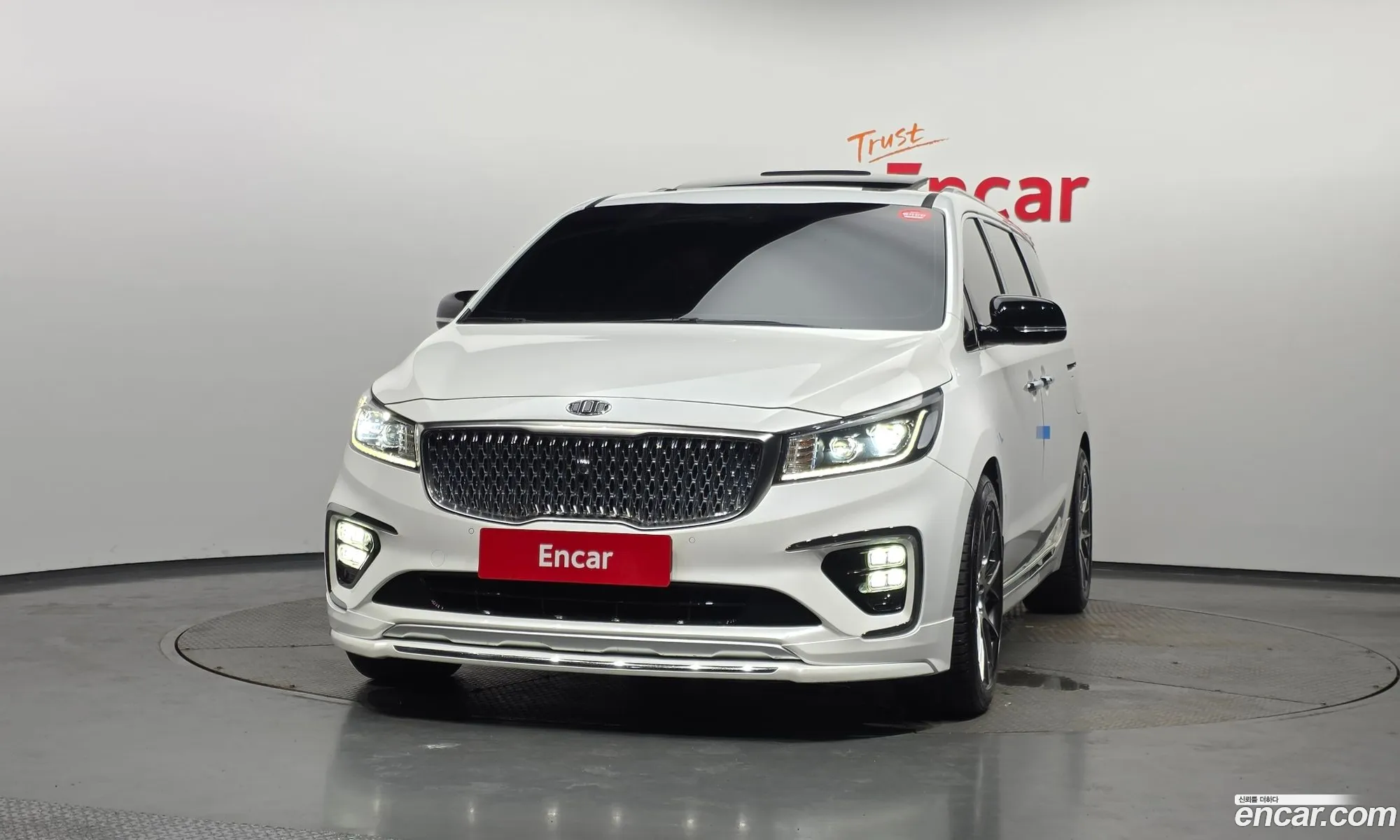 Kia Carnival 2018 KNAME81ABKS484776 — 4