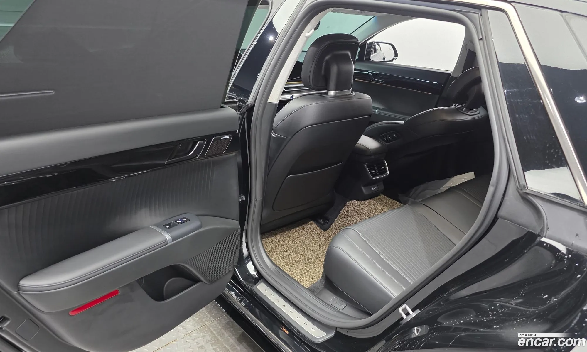 Hyundai Grandeur 2023 — 19