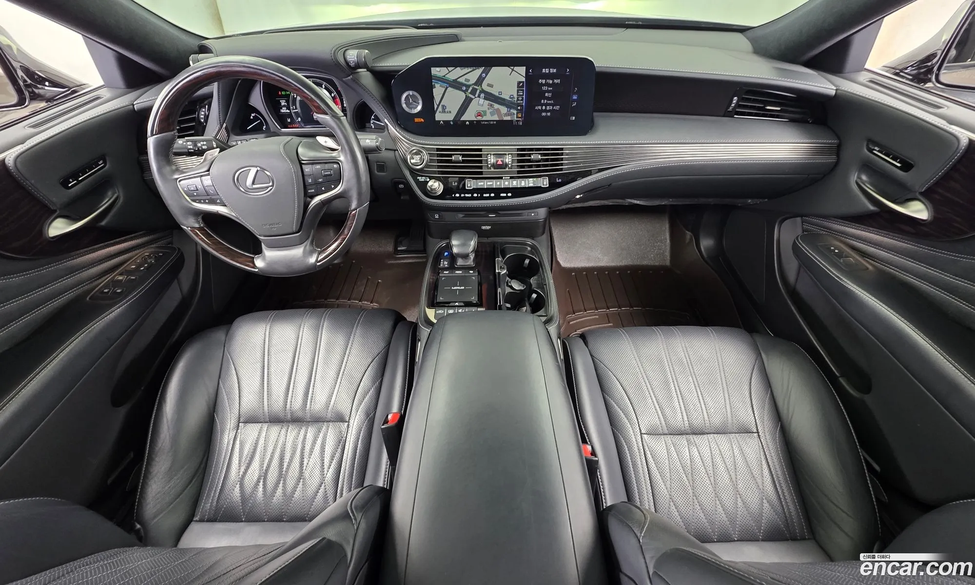 Lexus LS500 2021 JTHG5LGF2M5009270 — 30