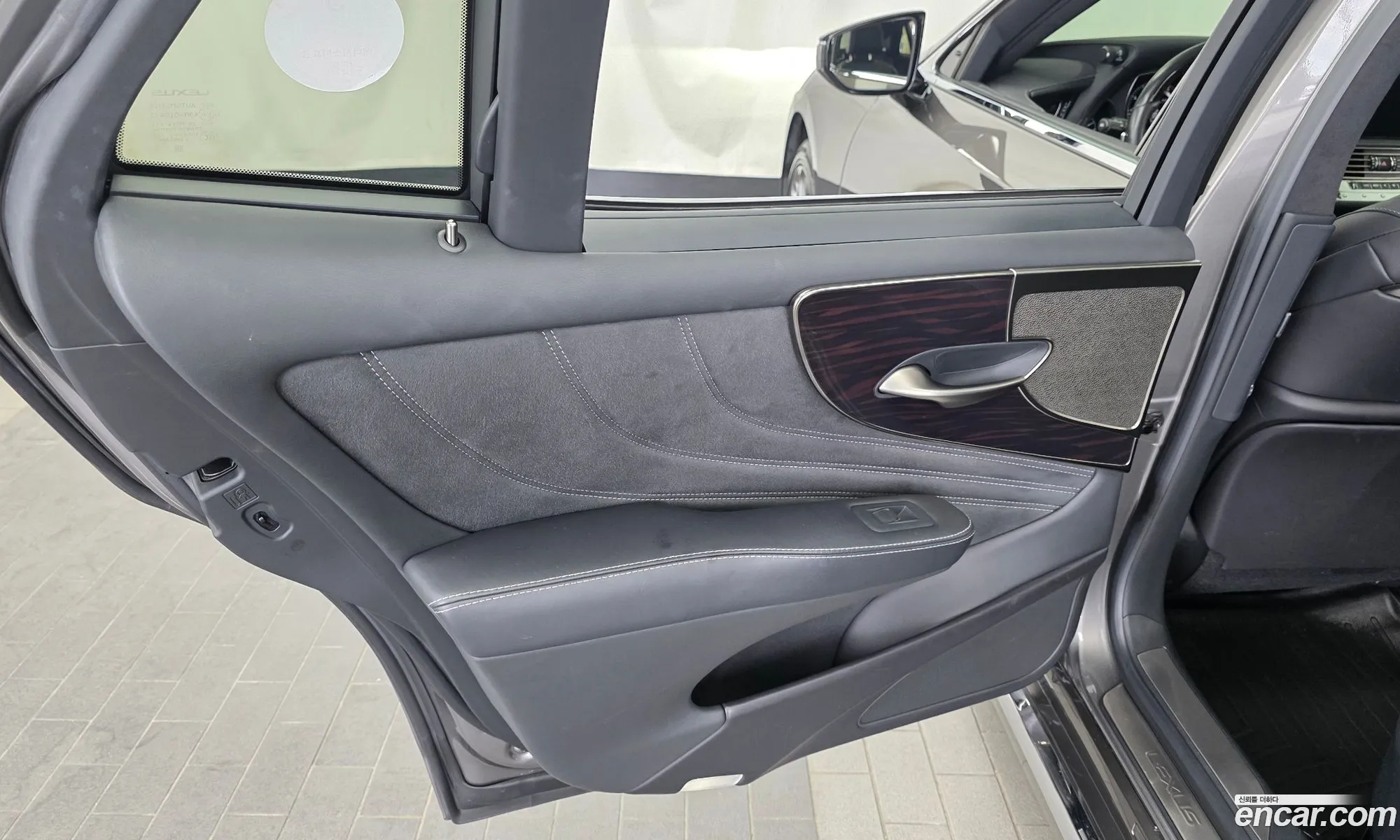 Lexus LS500 2021 JTHG5LGF2M5009270 — 16