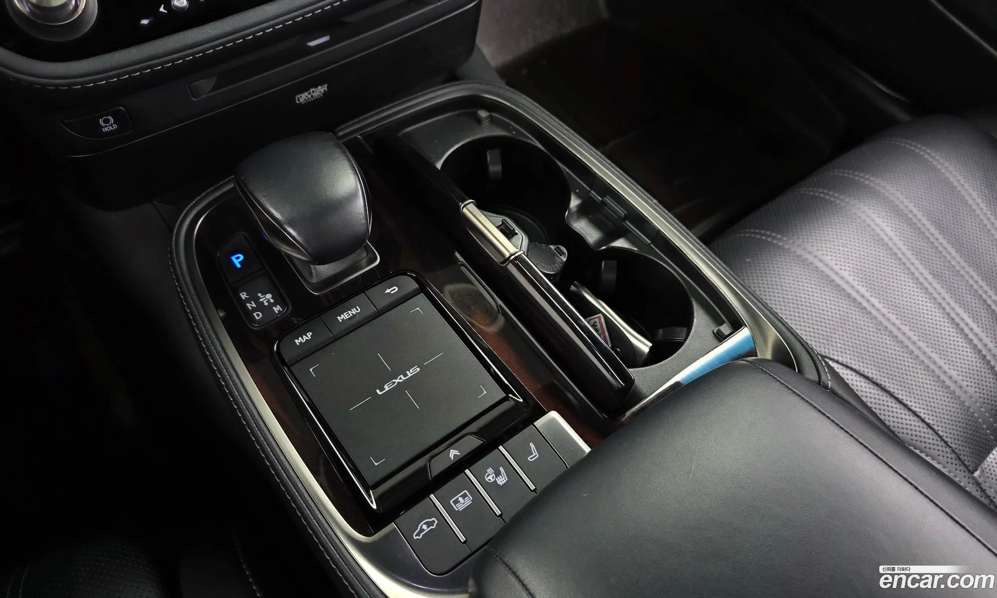 Lexus LS500 2021 JTHG5LGF2M5009270 — 24