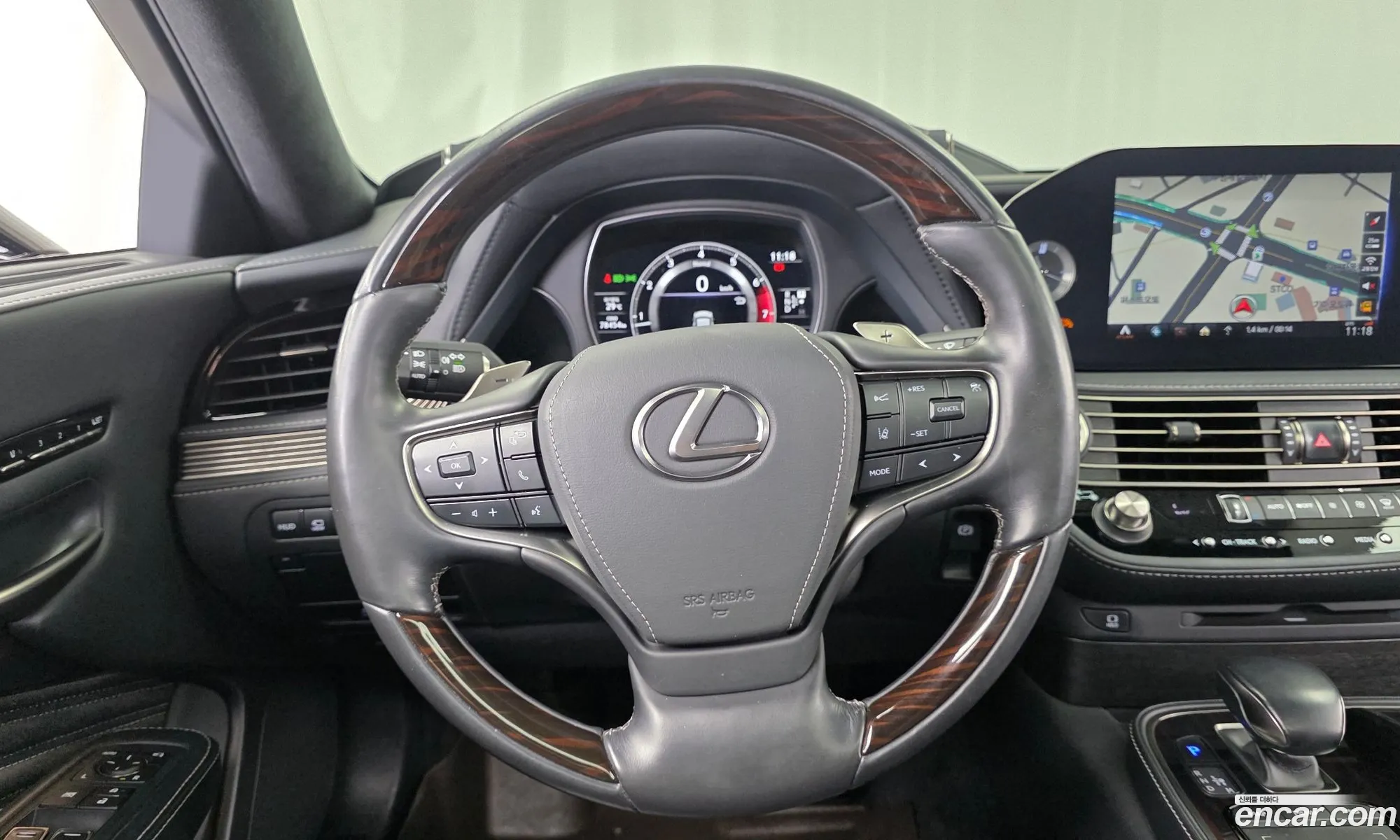 Lexus LS500 2021 JTHG5LGF2M5009270 — 10