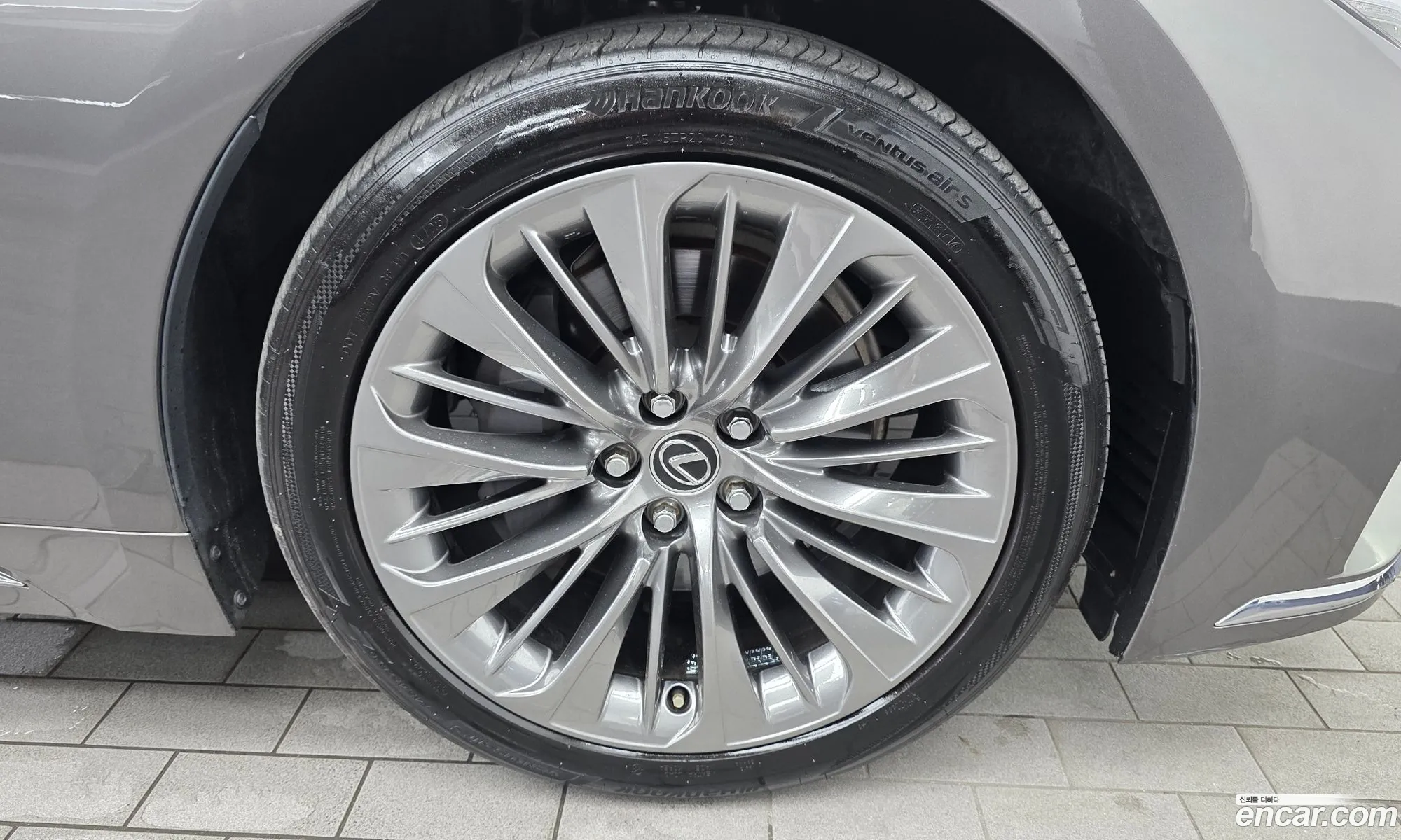 Lexus LS500 2021 JTHG5LGF2M5009270 — 12