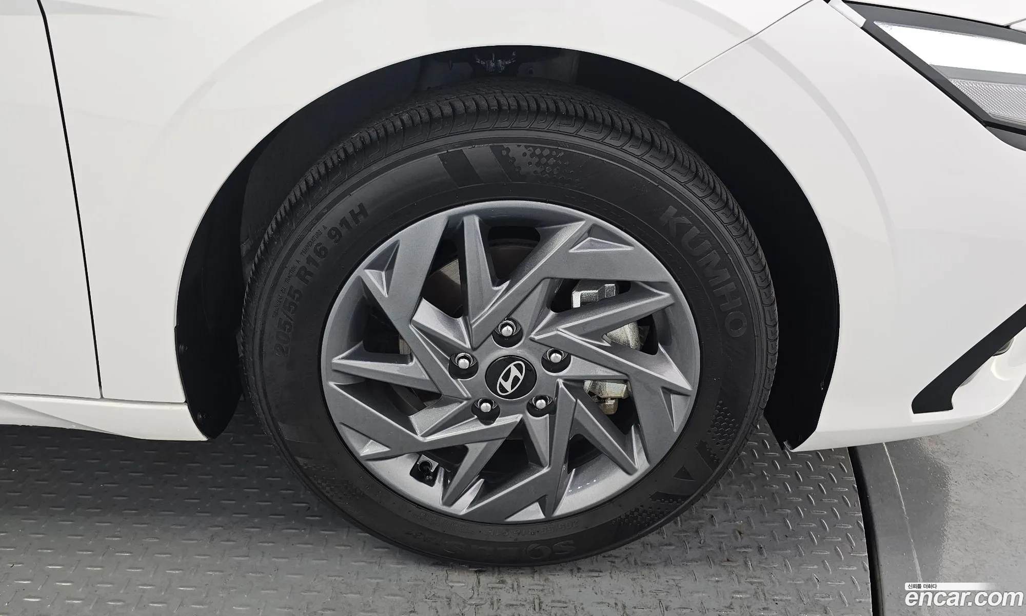 Hyundai Elantra Hybrid 2025 — 26