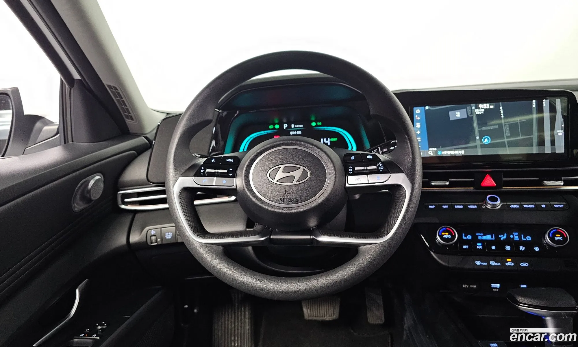 Hyundai Elantra Hybrid 2025 — 15