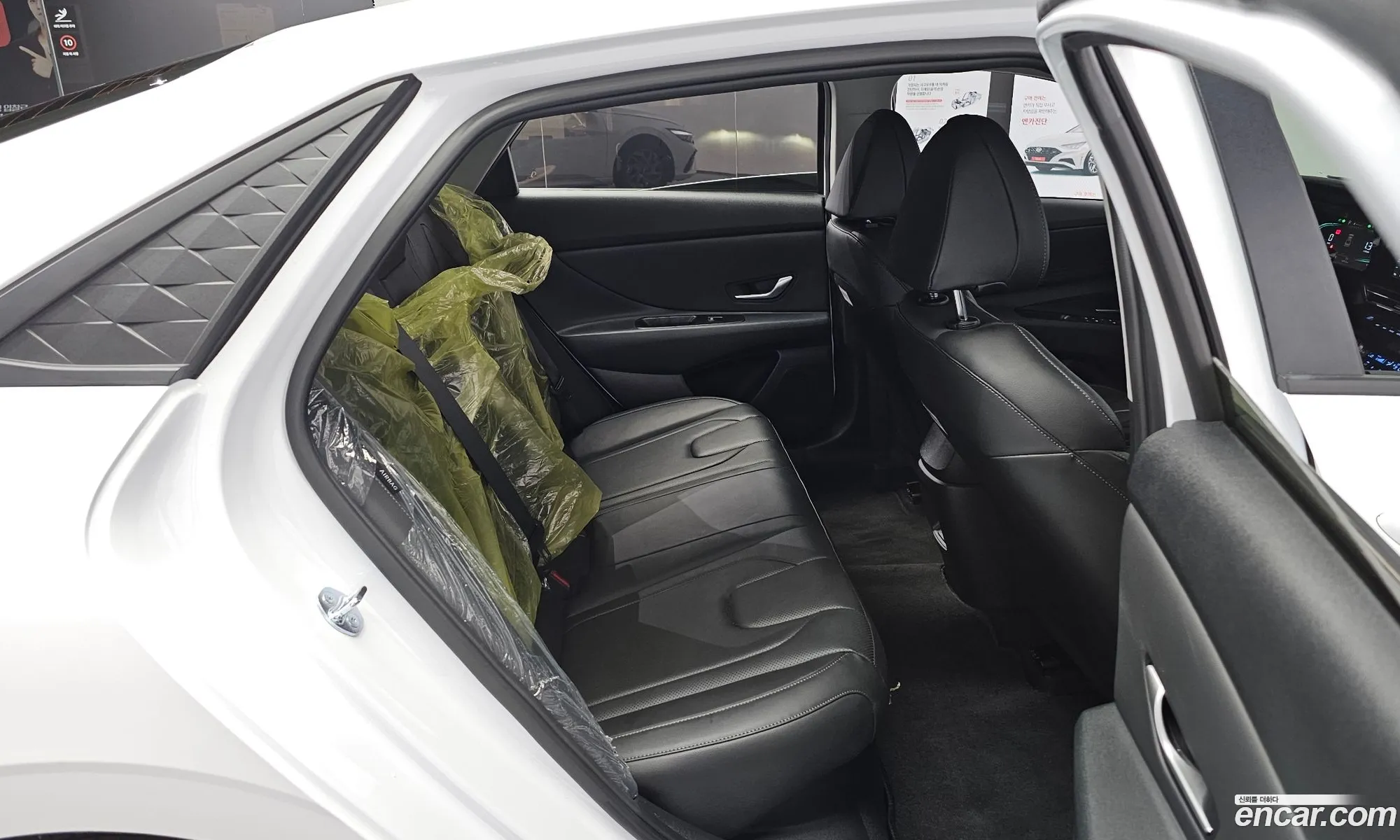Hyundai Elantra Hybrid 2025 — 3