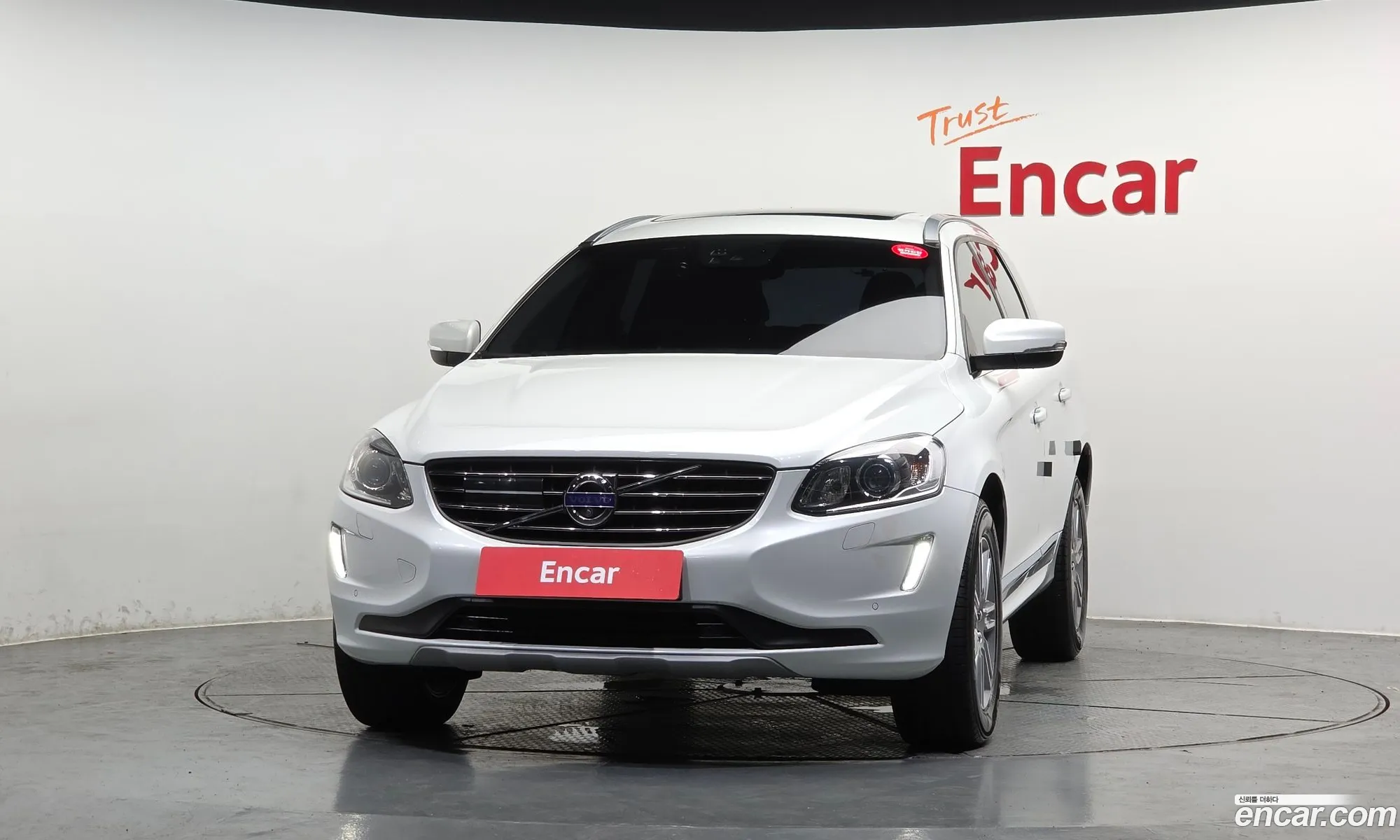Volvo XC60 2017 YV1DZA8BDH2140236 — 2