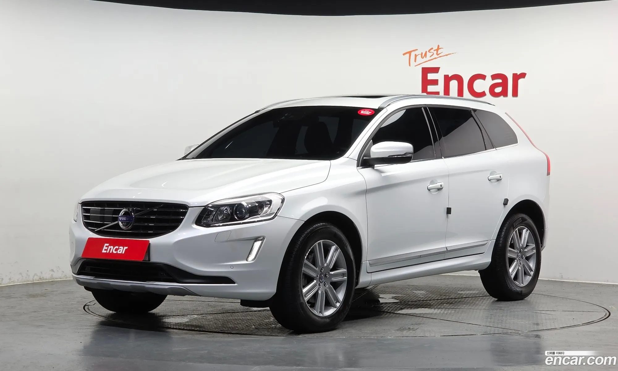 Volvo XC60 2017 YV1DZA8BDH2140236 — 4