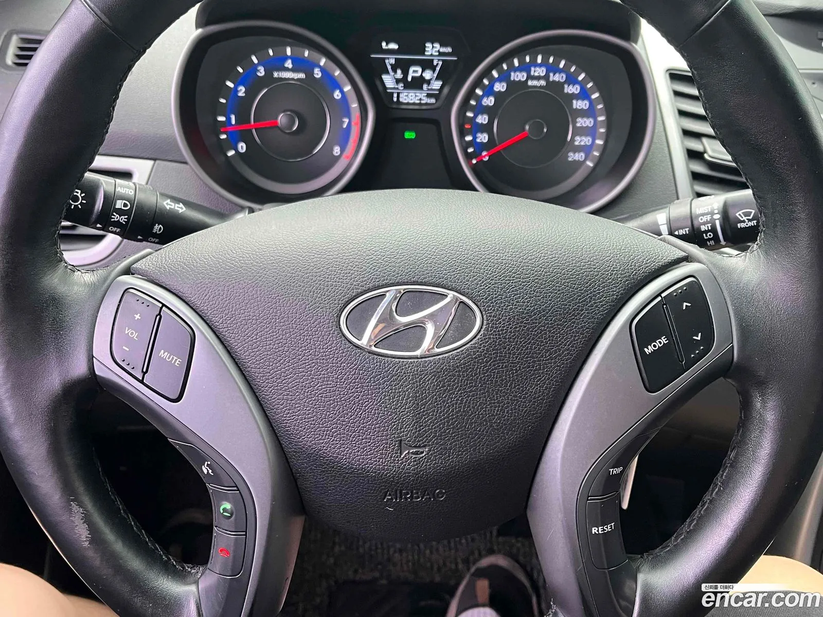 Hyundai Elantra 2015 — 14