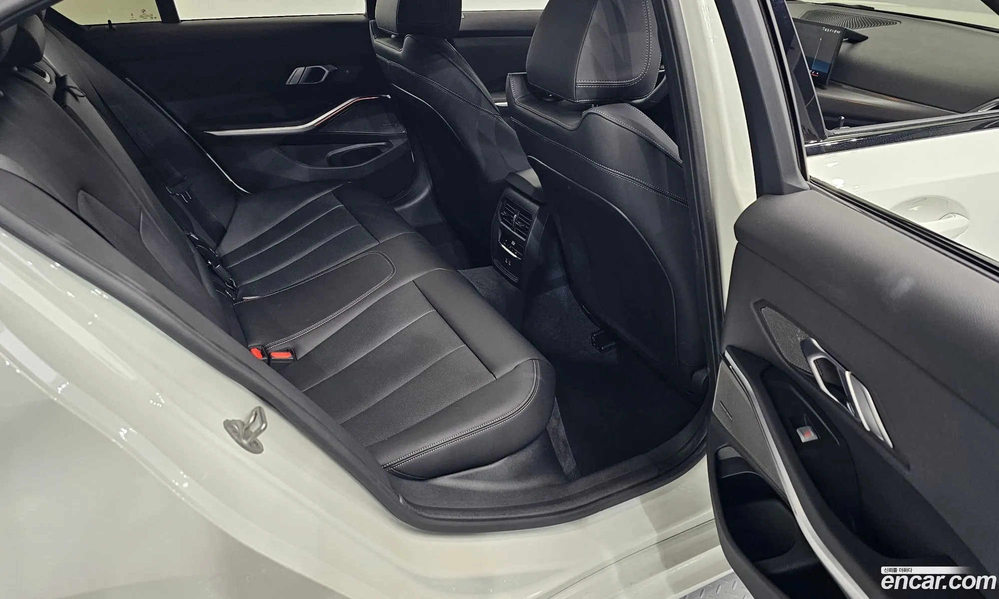 BMW 3 Series 2026 — 4