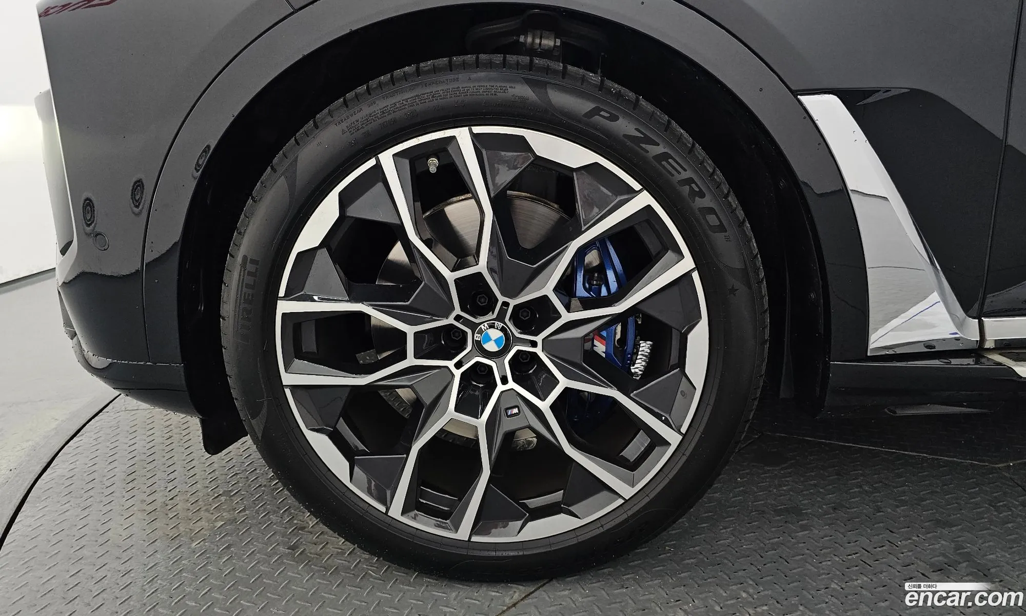 BMW X7 2025 — 16