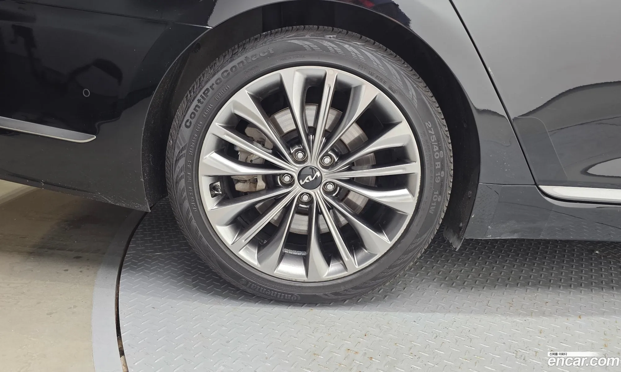 Kia K9 2021 — 18