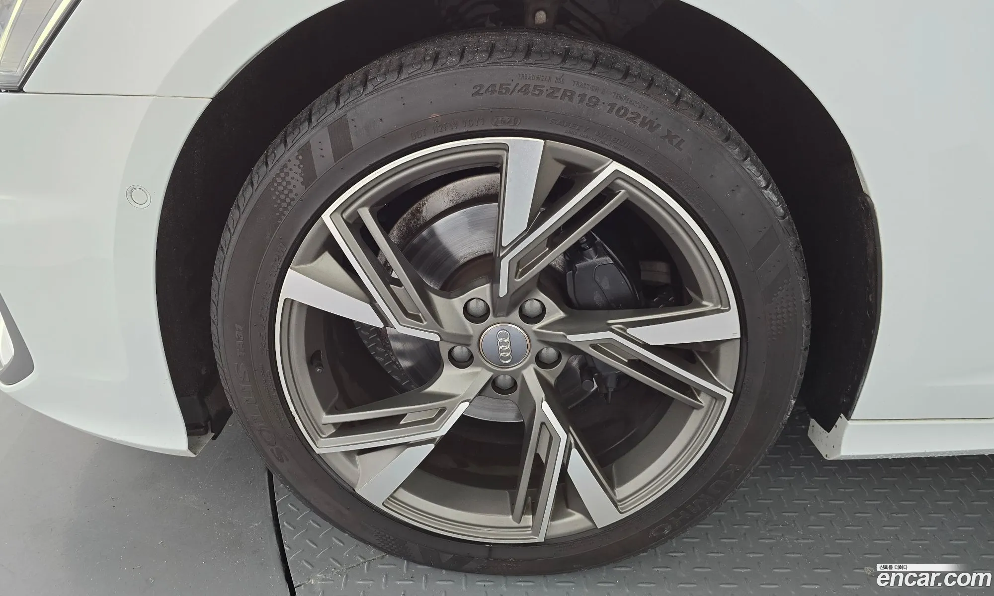 Audi A6 2020 WAUZZZF28LN027526 — 26