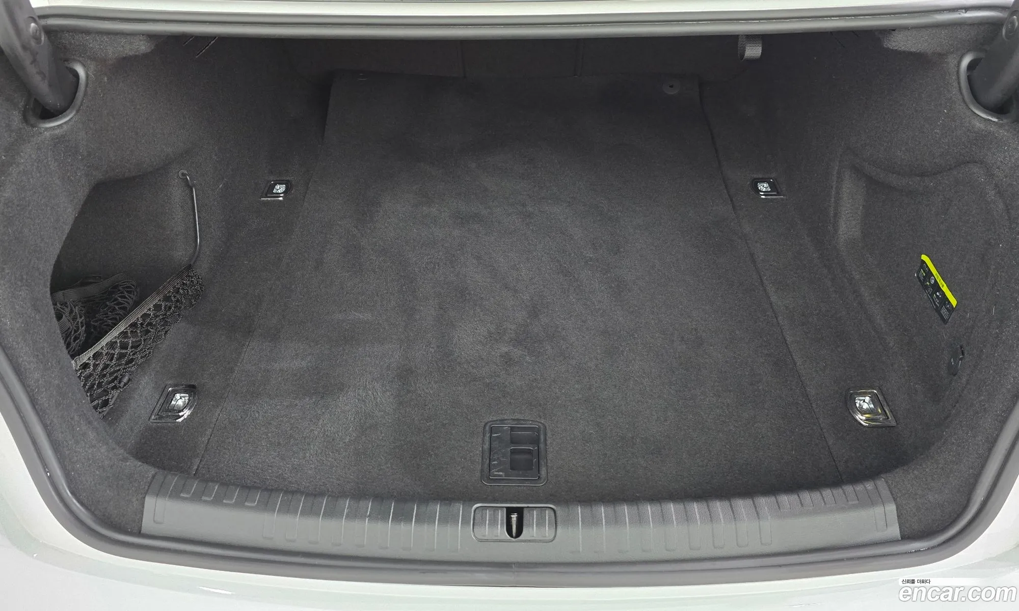 Audi A6 2020 WAUZZZF28LN027526 — 2