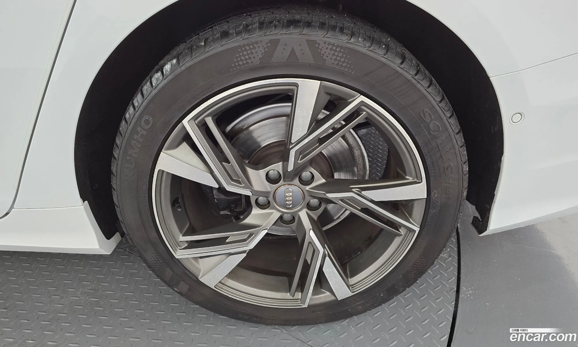 Audi A6 2020 WAUZZZF28LN027526 — 27