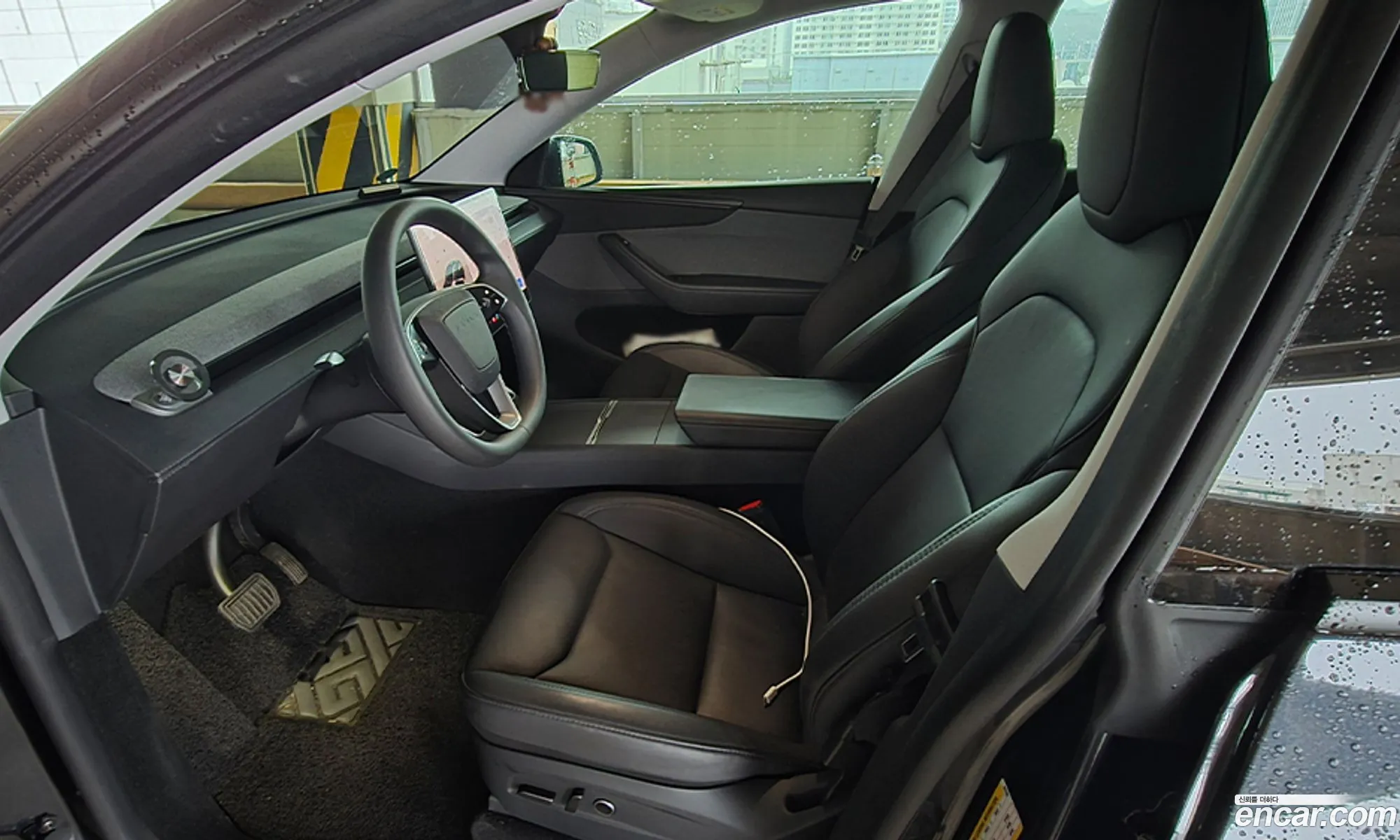 Tesla Model Y 2025 — 15