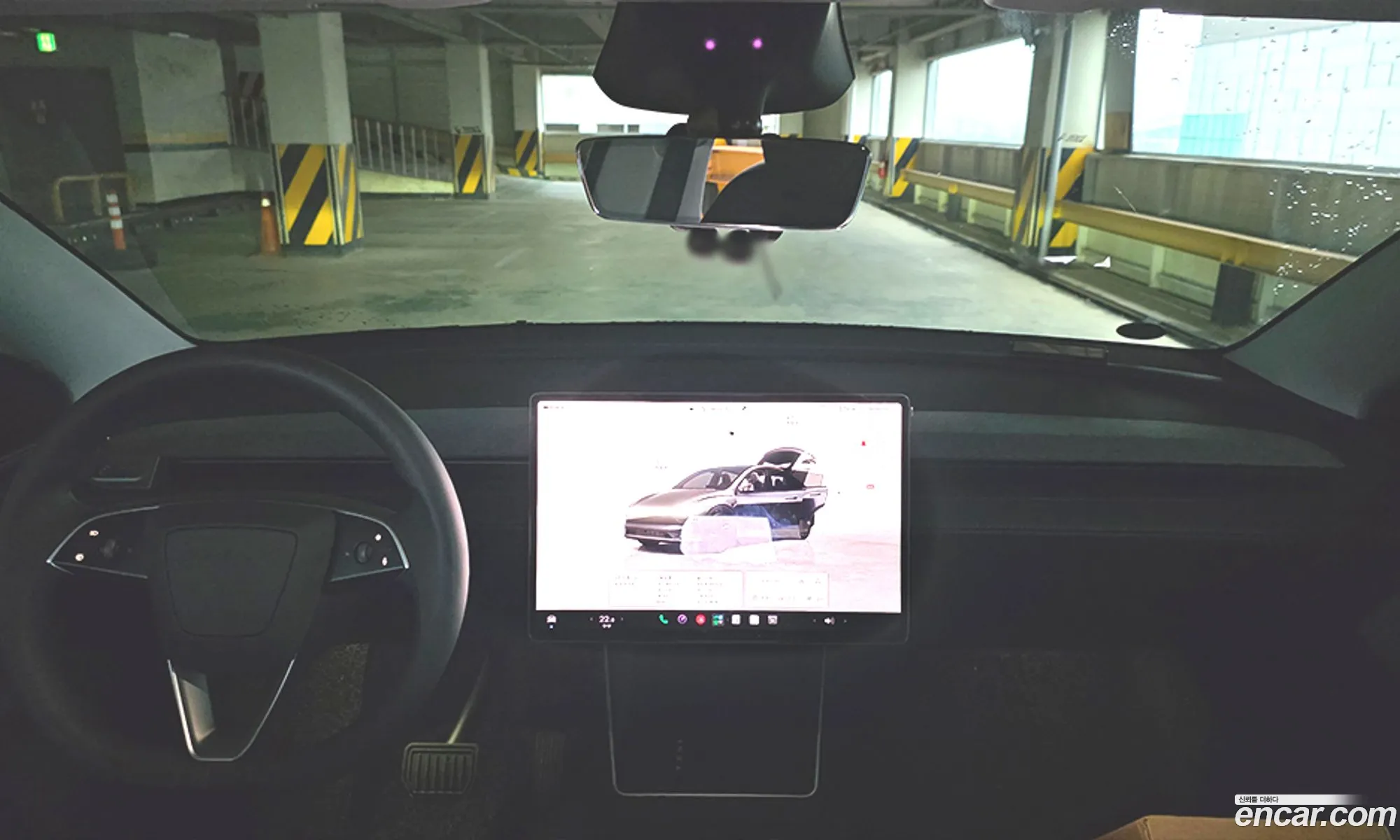 Tesla Model Y 2025 — 10