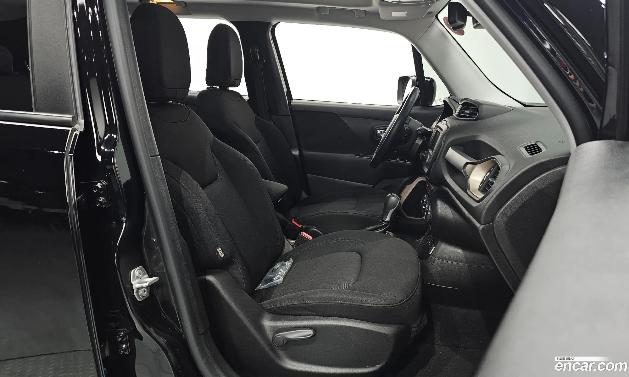 Jeep Renegade 2017 1C4BU0000HPF00288 — 6