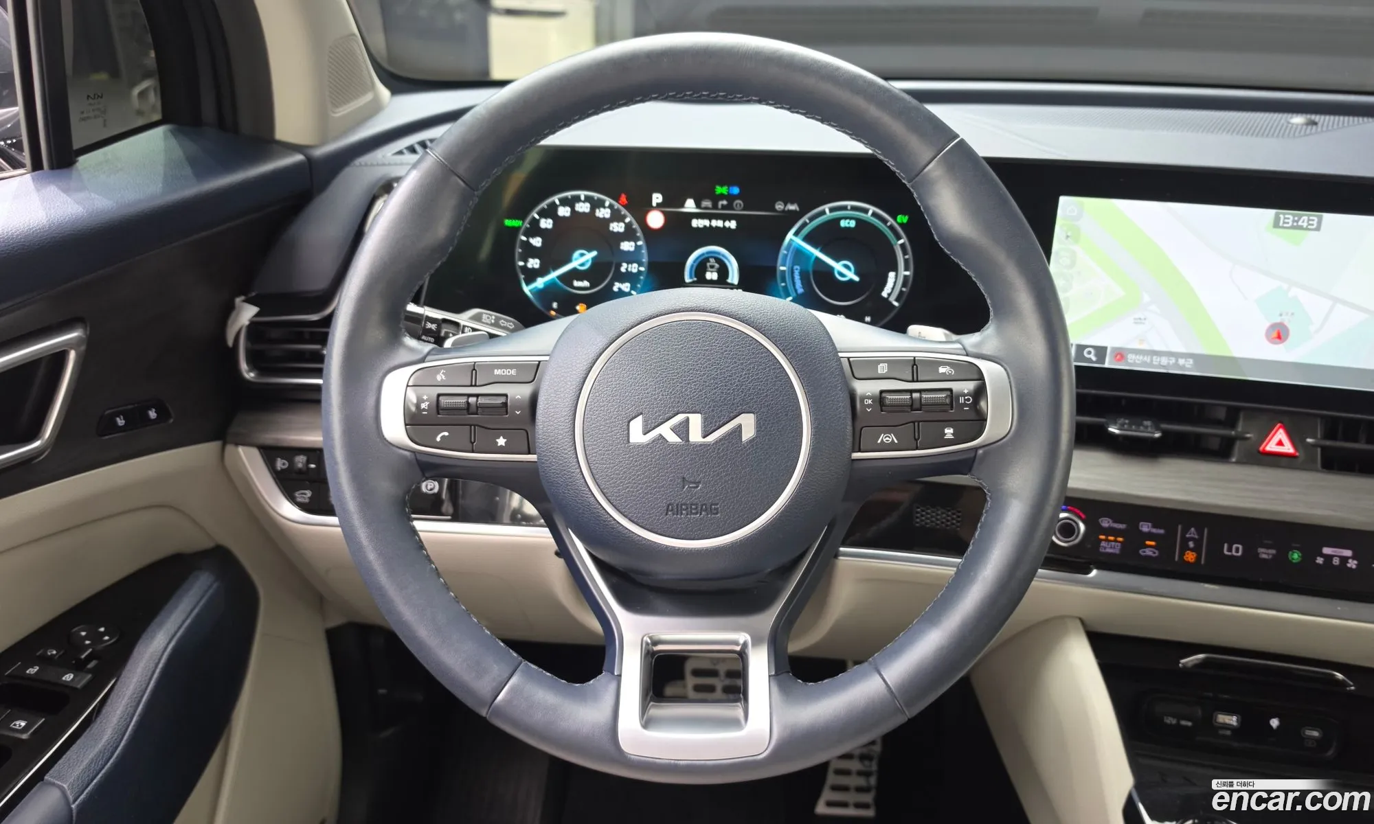 Kia Sportage Hybrid 2023 — 16