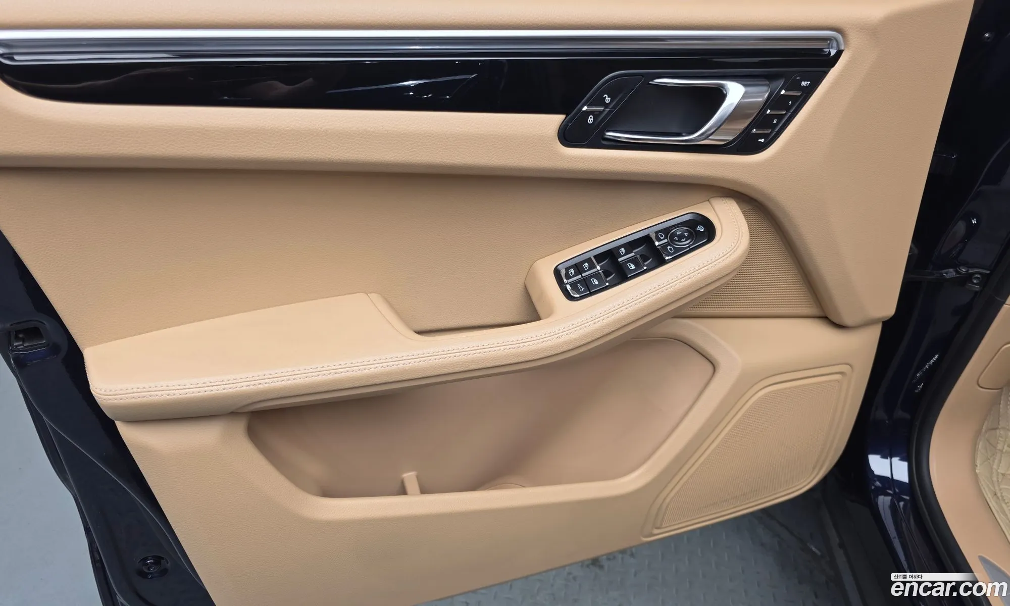 Porsche Macan 2017 WP1AD295XHLB70331 — 16