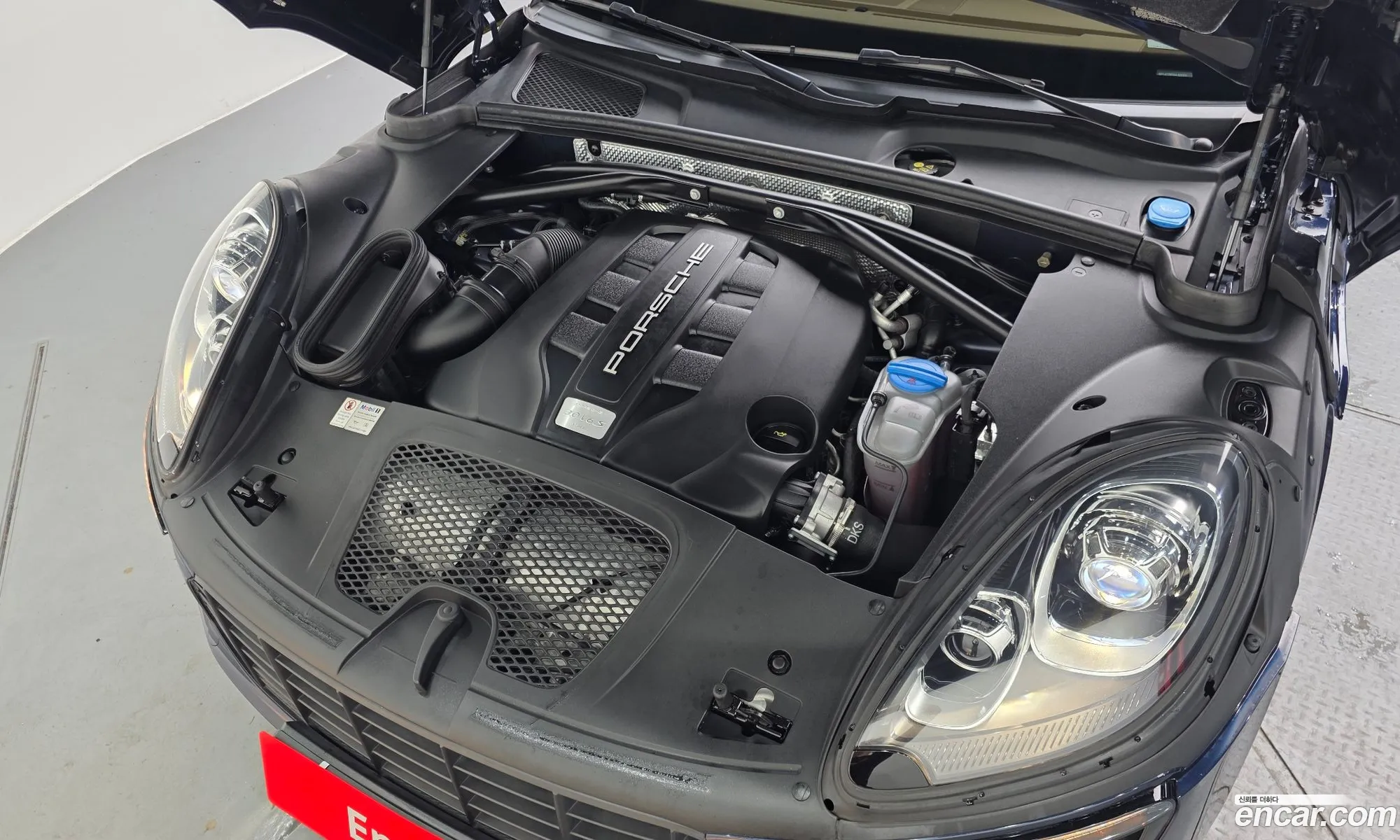 Porsche Macan 2017 WP1AD295XHLB70331 — 28