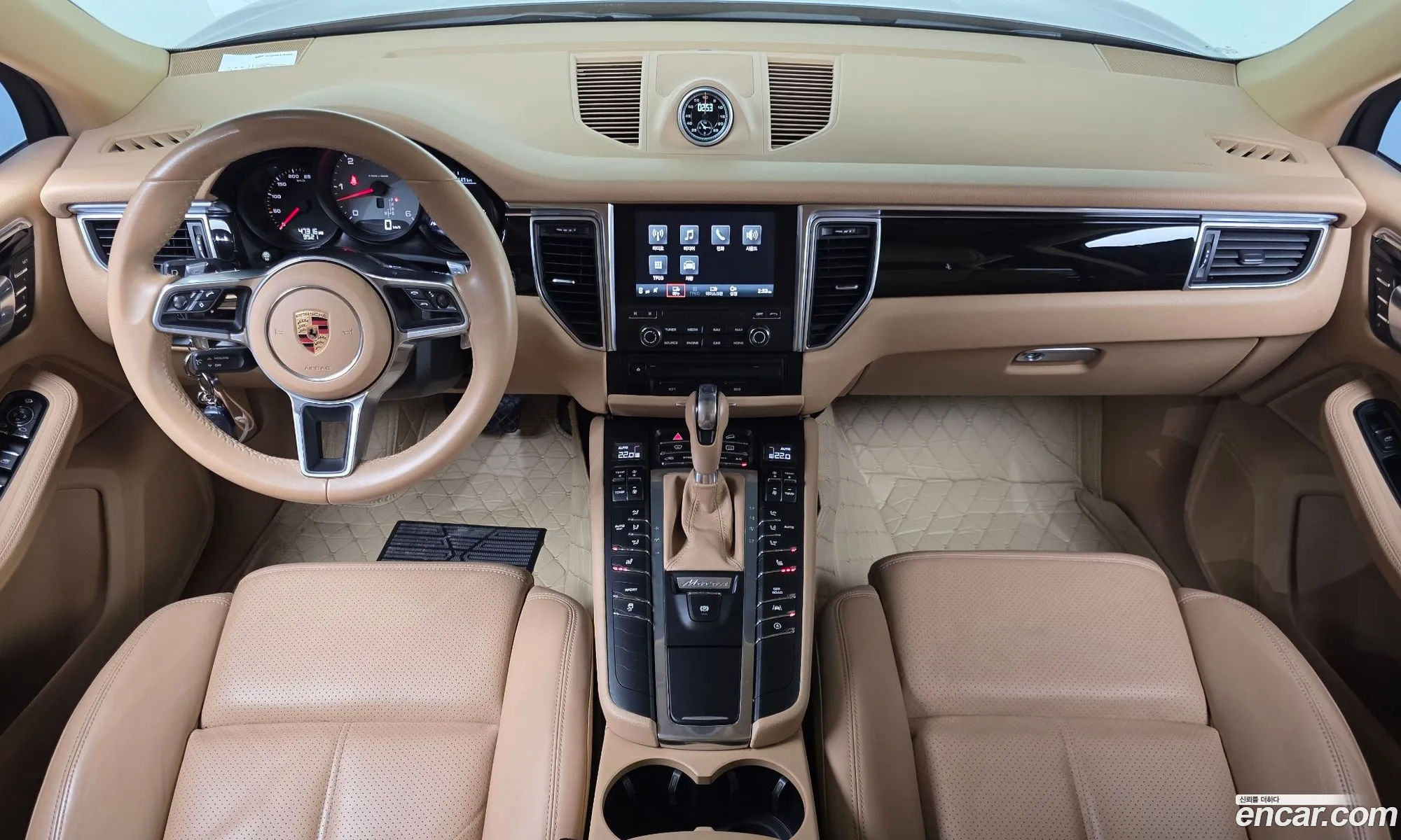 Porsche Macan 2017 WP1AD295XHLB70331 — 29