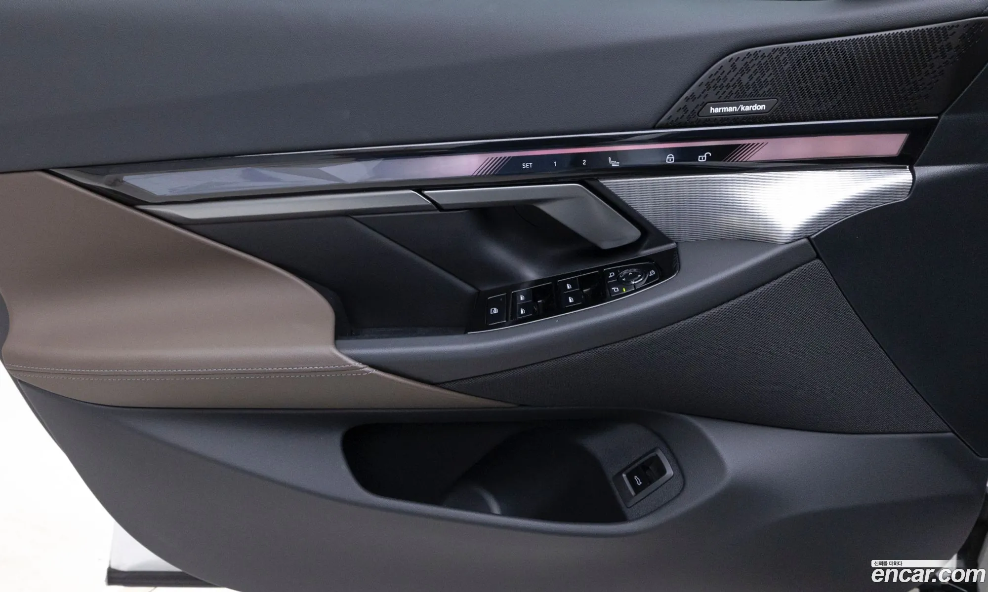 BMW 5 Series 2025 — 17