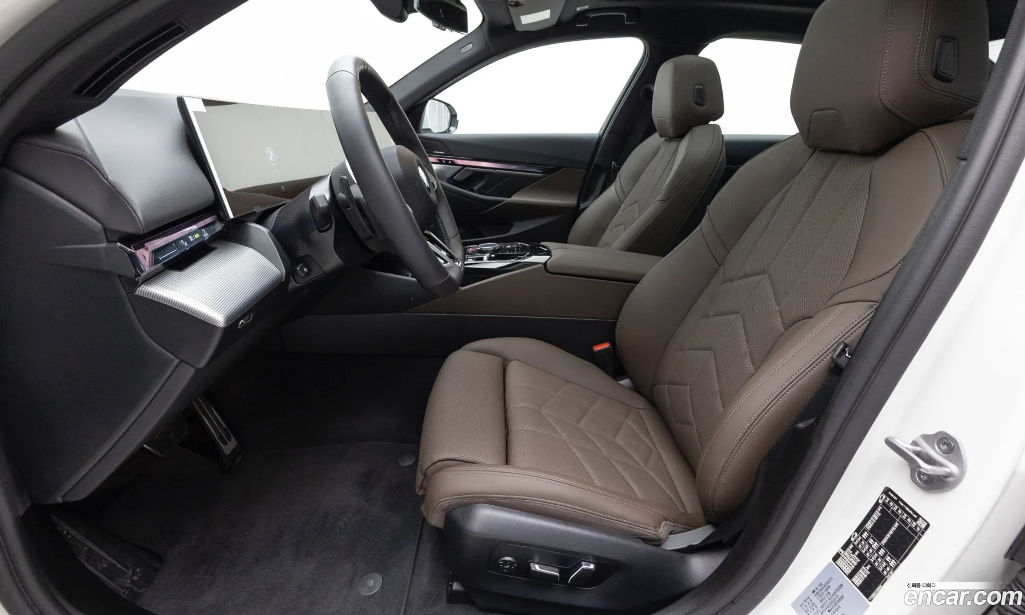 BMW 5 Series 2025 — 12