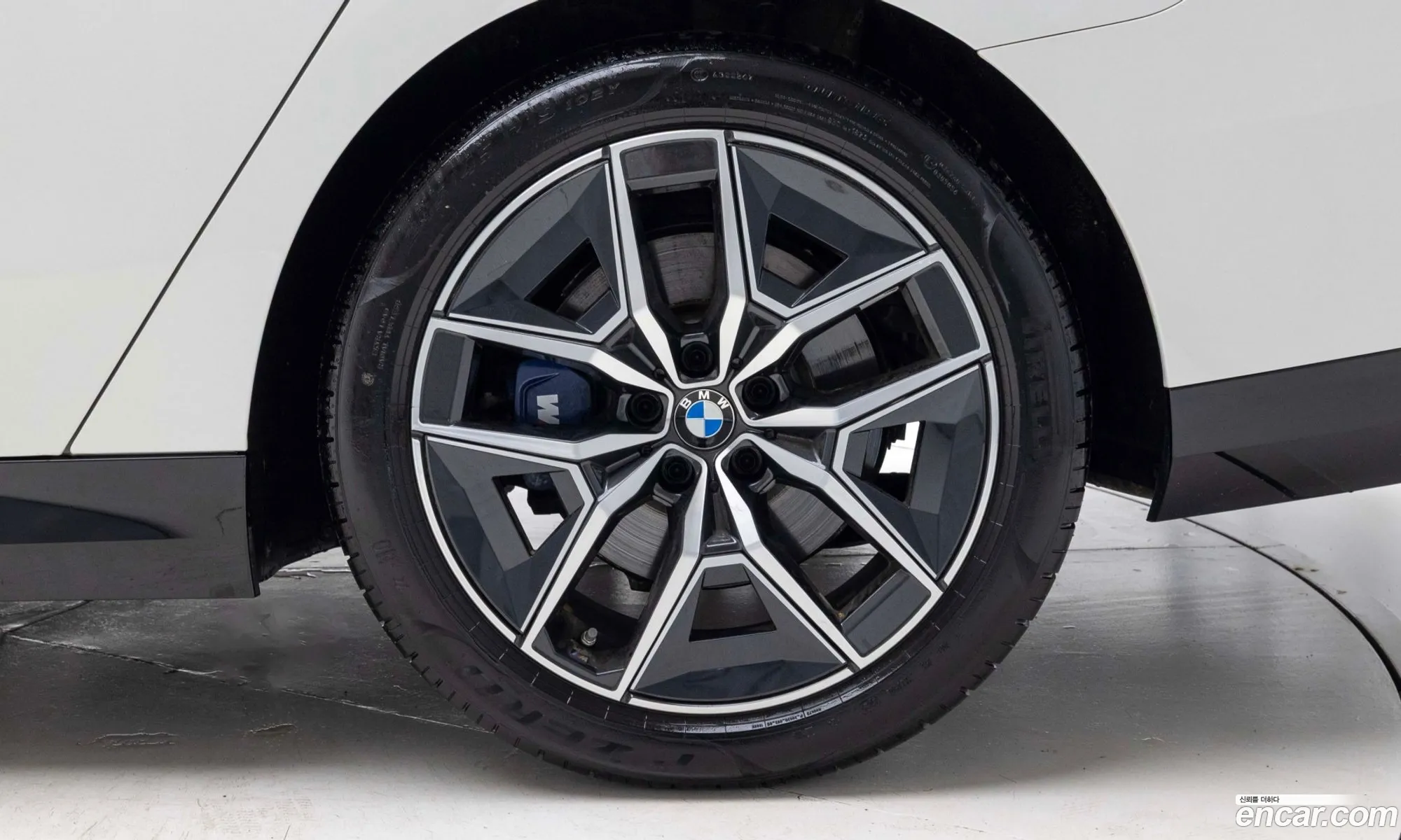 BMW 5 Series 2025 — 4