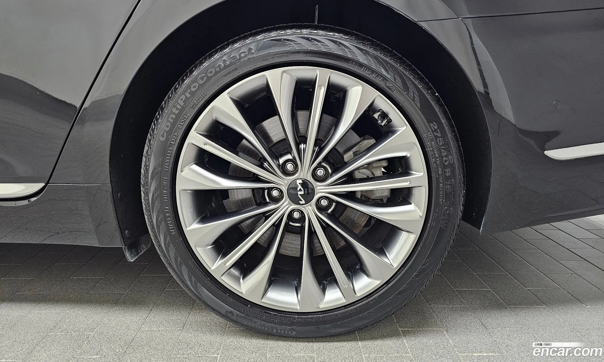 Kia K9 2023 — 31