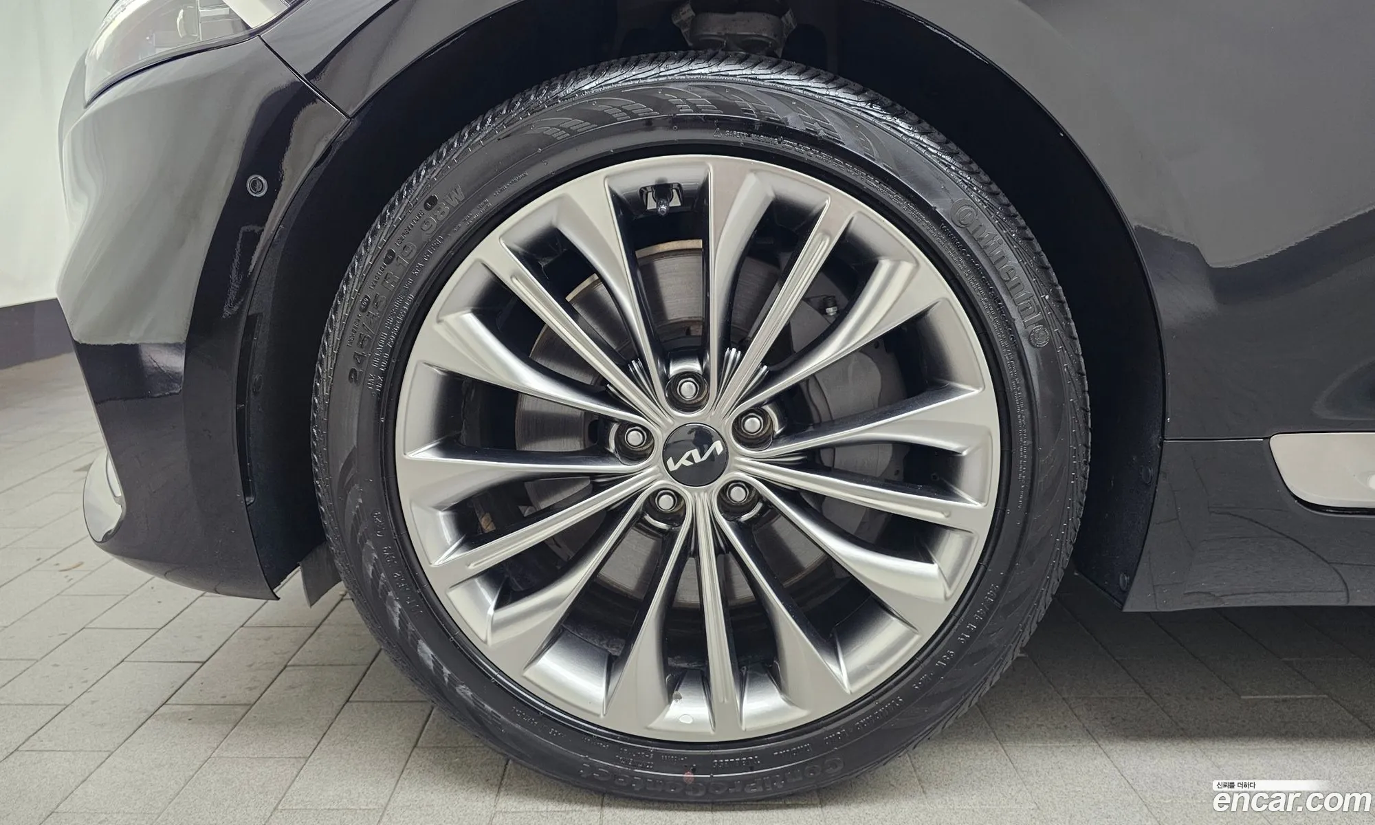 Kia K9 2023 — 6