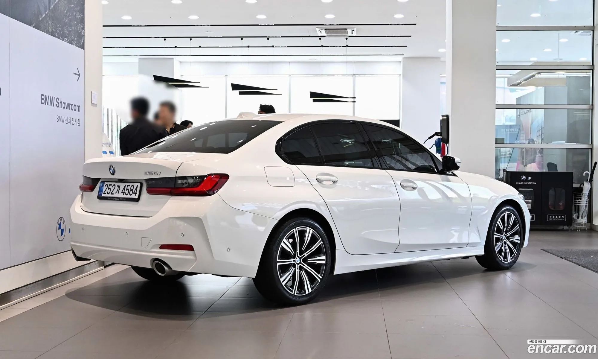 BMW 3 Series 2025 — 8