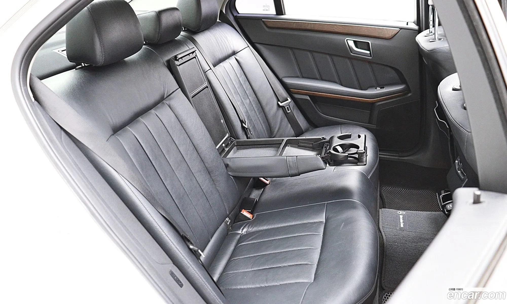 Mercedes-Benz E-Class W212 2013 — 13