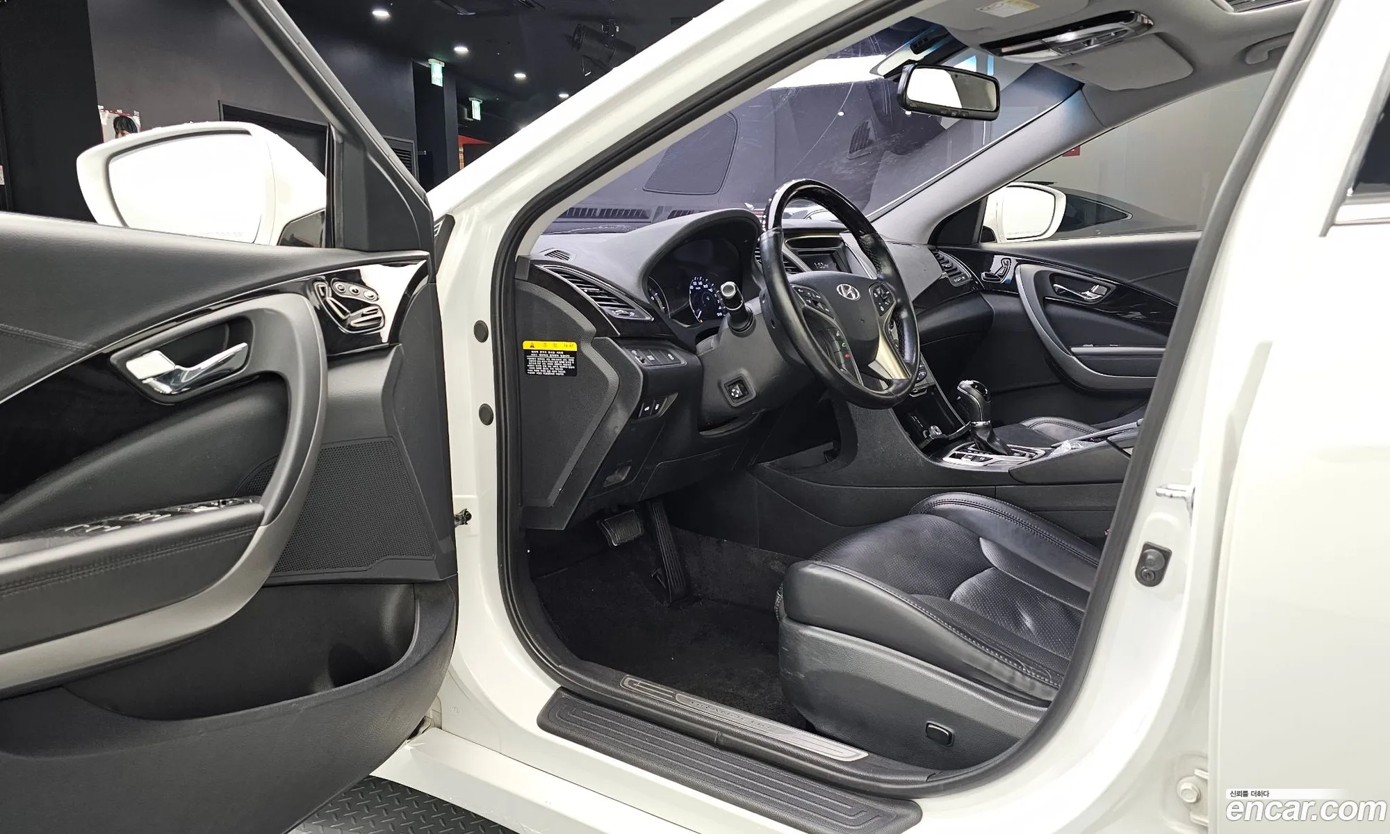 Hyundai Grandeur HG 2013 — 12
