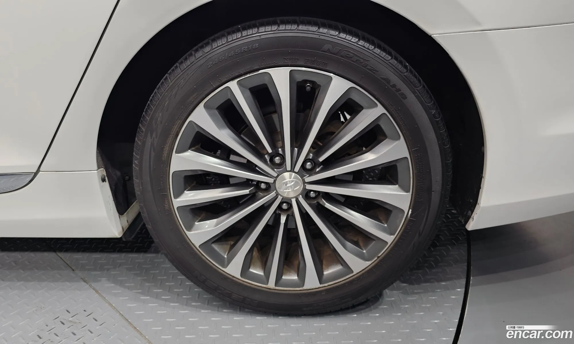 Hyundai Grandeur HG 2013 — 32