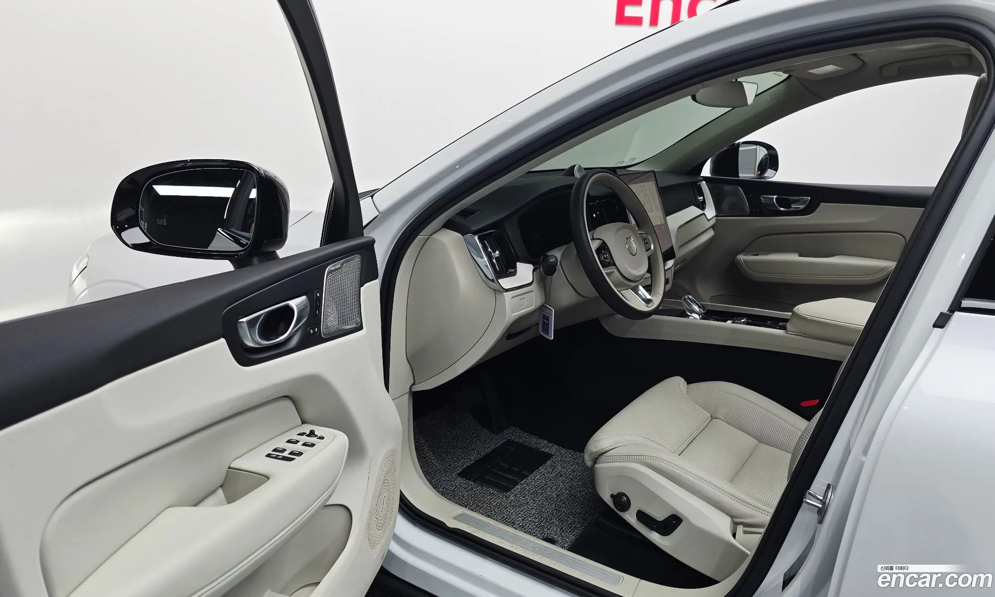 Volvo XC60 2025 YV1UZM121T1303750 — 8
