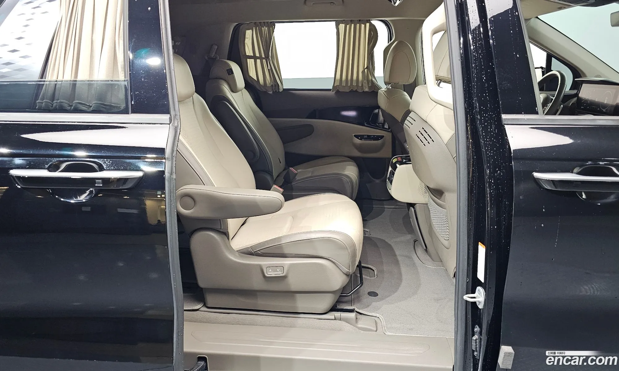 Kia Carnival 2021 KNANE81BBMS116116 — 16